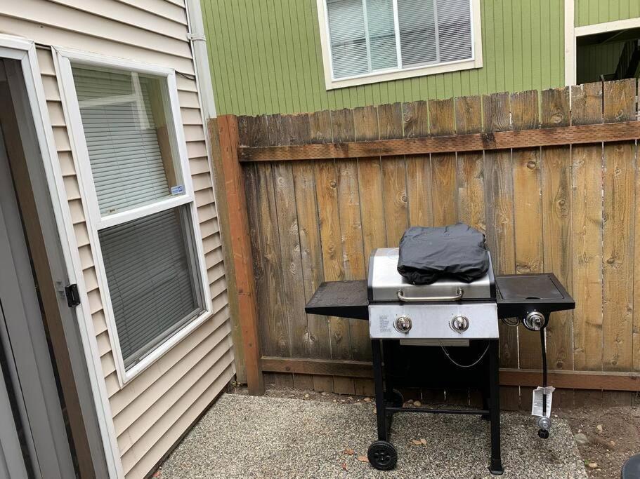 Cozy 2 Bedroom Townhouse In Northgate Seattle Kültér fotó